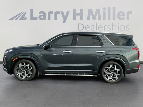 Used 2022 Hyundai Palisade Calligraphy w/ Cargo Package image 2