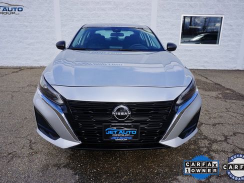 Used 2024 Nissan Altima 2.5 SV image 2