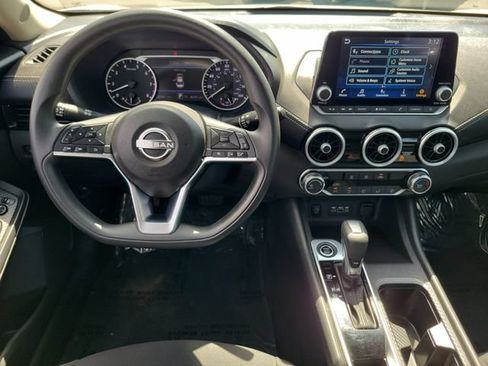 Used 2024 Nissan Sentra SV FWD image 4