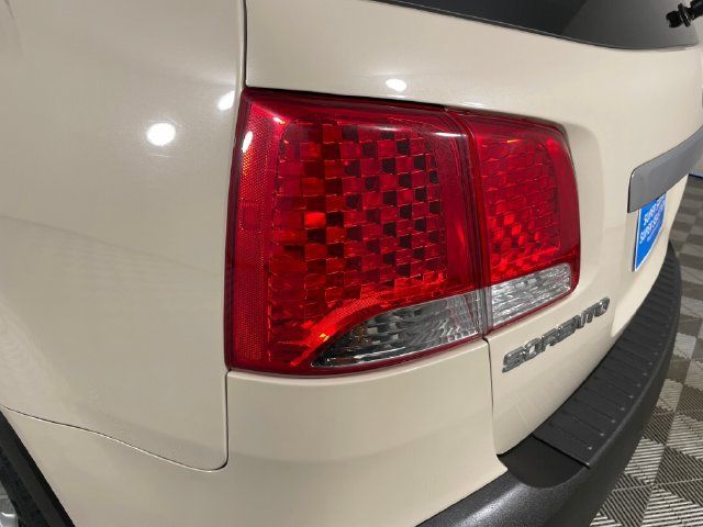 Used 2012 Kia Sorento EX w/ EX V6 Premium Pkg FWD image 20