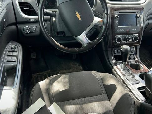 Used 2017 Chevrolet Traverse LT FWD image 5