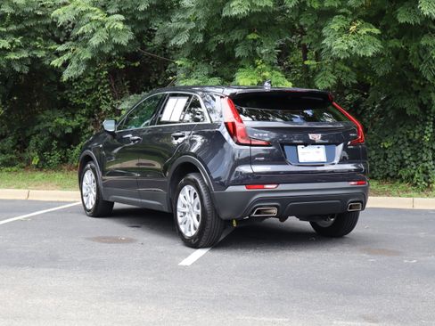 Used 2023 Cadillac XT4 Luxury w/ Cold Weather Package AWD/4WD image 5