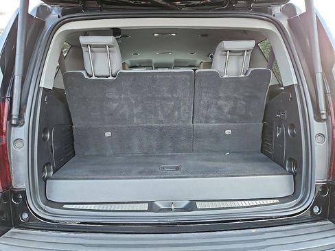 Used 2018 Chevrolet Tahoe LT w/ LT Signature Package image 12