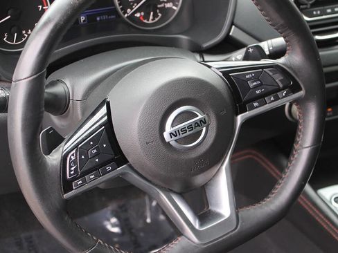 Used 2019 Nissan Altima 2.5 SR image 12