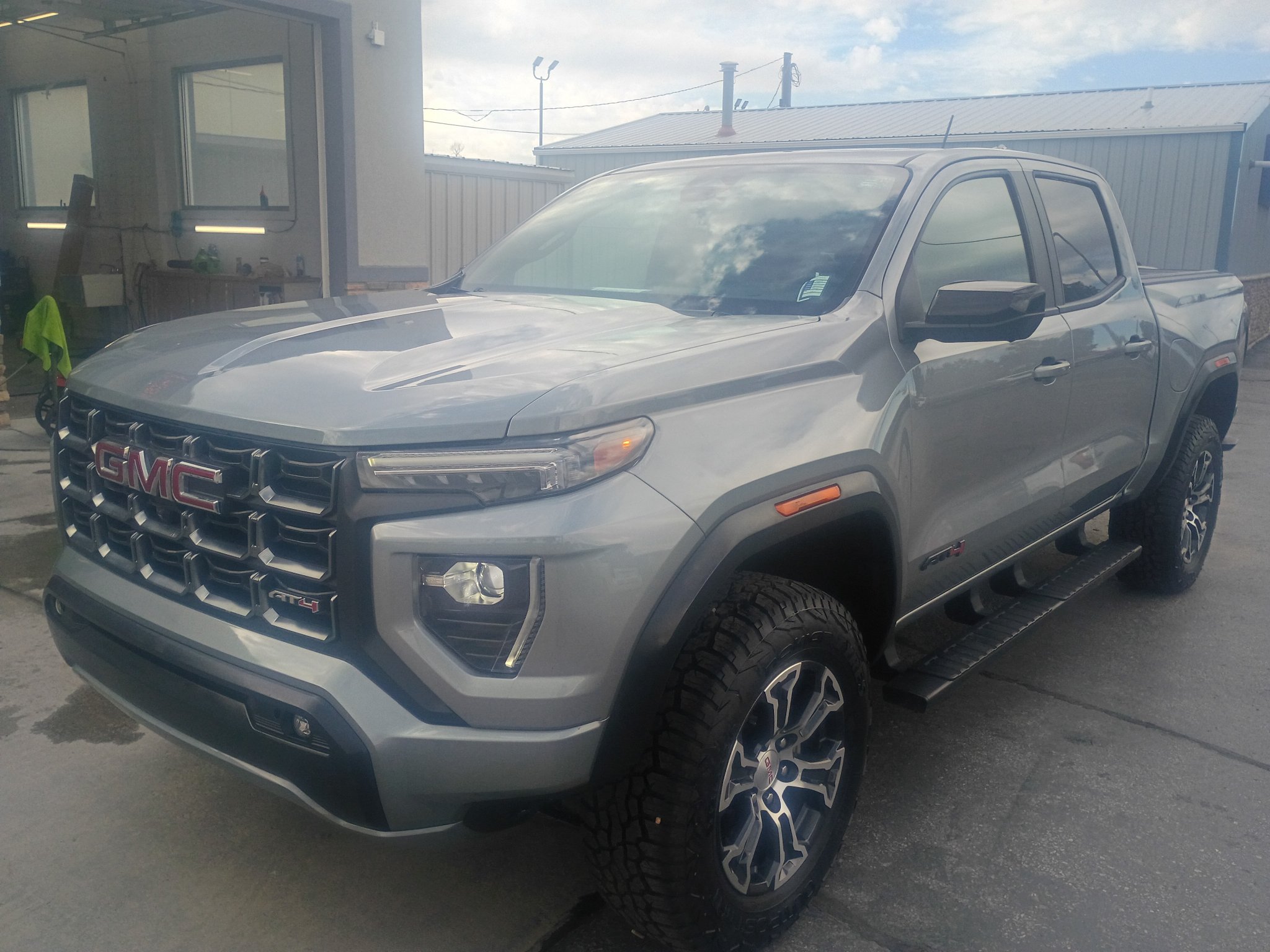 Used 2023 GMC Canyon AT4 w/ AT4 Premium Package AWD/4WD image 2