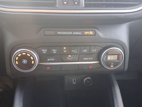 Used 2020 Ford Escape SE image 23