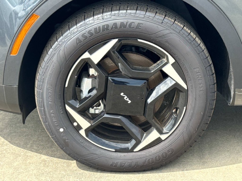 New 2026 Kia Sportage SX FWD image 4