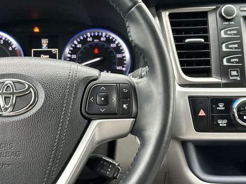 Used 2016 Toyota Highlander Limited AWD/4WD image 10