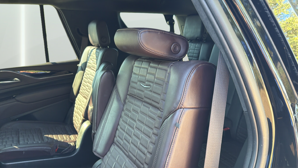 Used 2023 Cadillac Escalade Sport Platinum AWD/4WD image 24