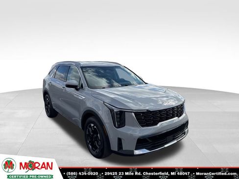 Used 2025 Kia Sorento S image 7