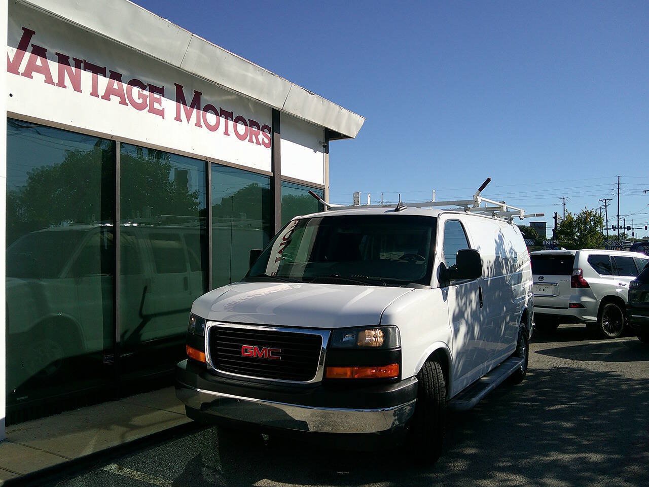 Used 2019 GMC Savana 2500 w/ Driver Convenience Package RWD image 1