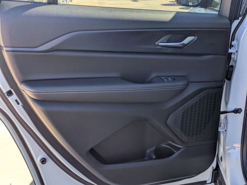 New 2025 Jeep Grand Cherokee L Laredo RWD image 14