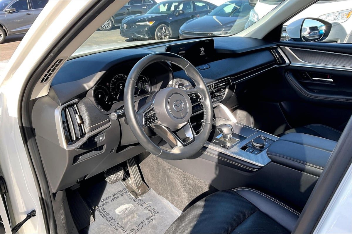 Used 2024 MAZDA CX-90 Plug-In Hybrid w/ Preferred AWD/4WD image 11