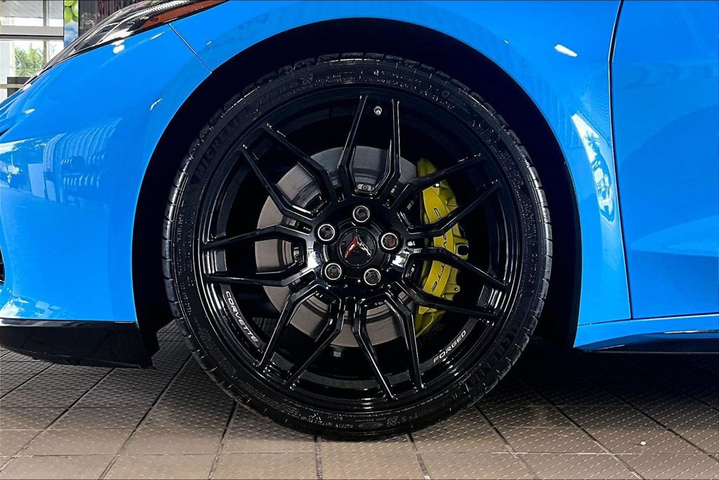 Used 2024 Chevrolet Corvette Z06 RWD image 25