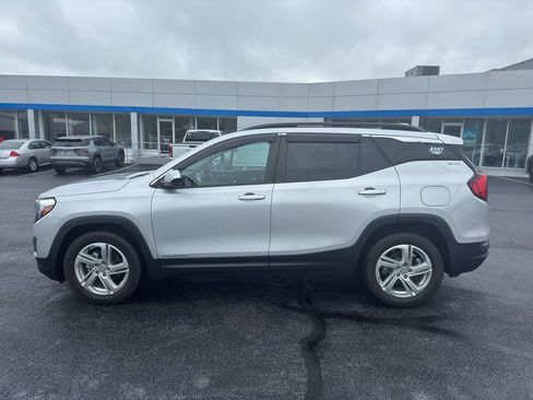 Used 2021 GMC Terrain SLE w/ Driver Convenience Package AWD/4WD image 6