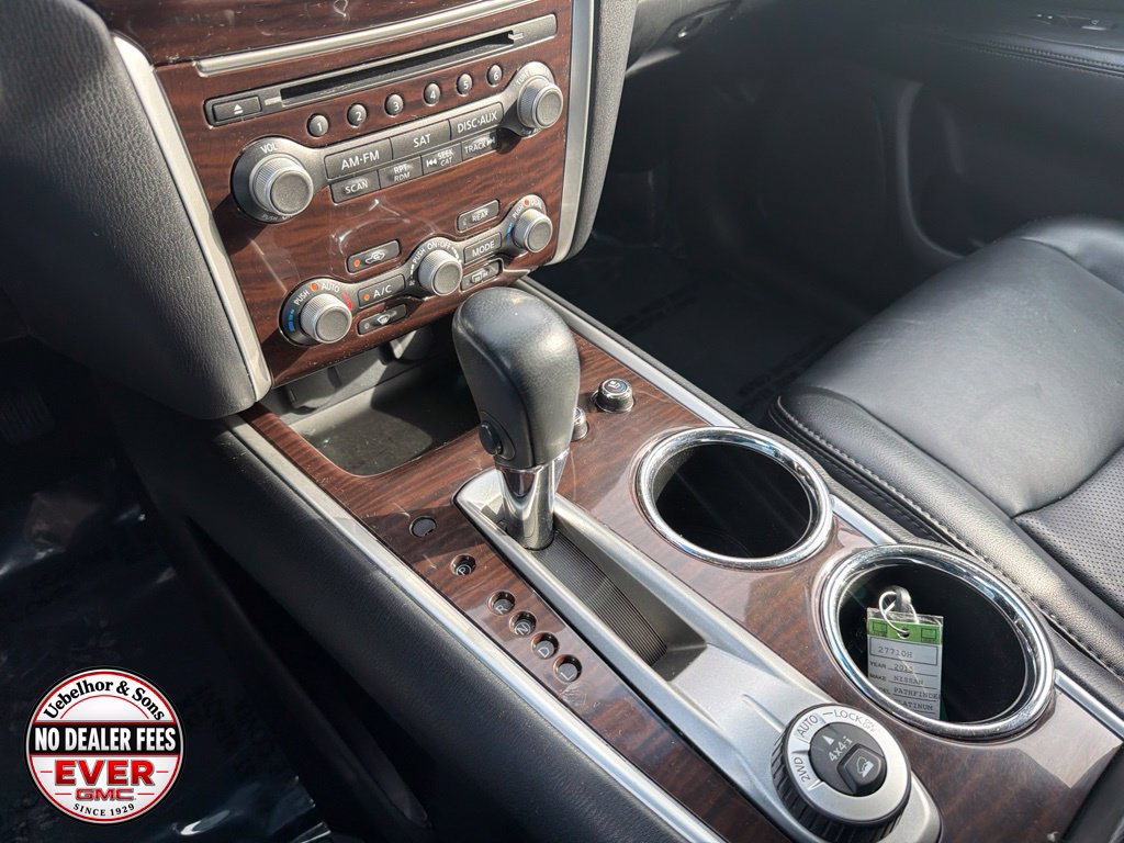 Used 2015 Nissan Pathfinder Platinum w/ Cargo Package FWD image 32