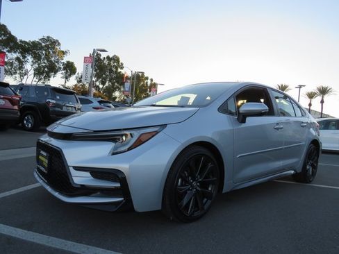 Certified 2023 Toyota Corolla SE image 3