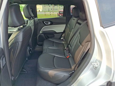 New 2025 Jeep Compass Limited w/ Sun & Sound Group image 11