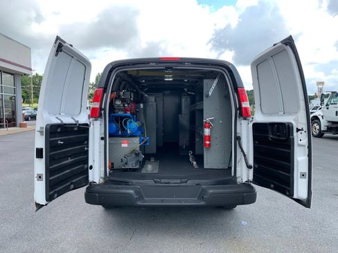 Used 2020 Chevrolet Express 3500 Extended w/ Driver Convenience Package RWD image 32
