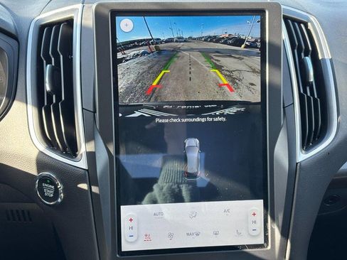 Used 2024 Ford Edge SEL w/ Convenience Package image 24