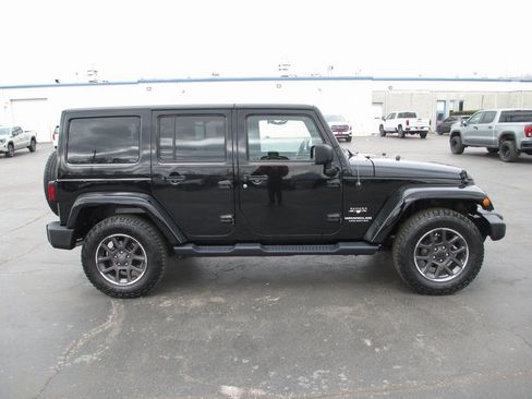 Used 2017 Jeep Wrangler Unlimited Sahara w/ Max Tow Package image 3