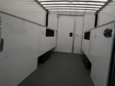 Used 2022 Chevrolet Express 3500 w/ Power Convenience Package RWD image 17