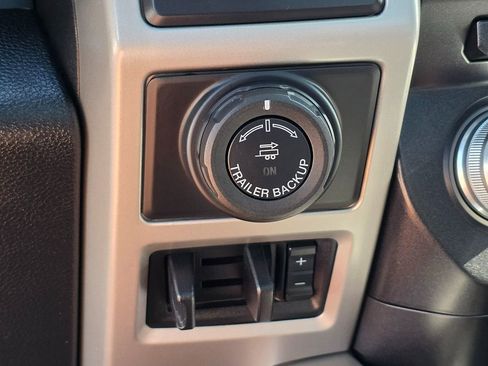 Used 2018 Ford F150 Lariat w/ Equipment Group 502A Luxury image 39