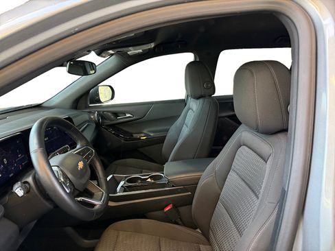 Used 2025 Chevrolet Equinox LT AWD/4WD image 10