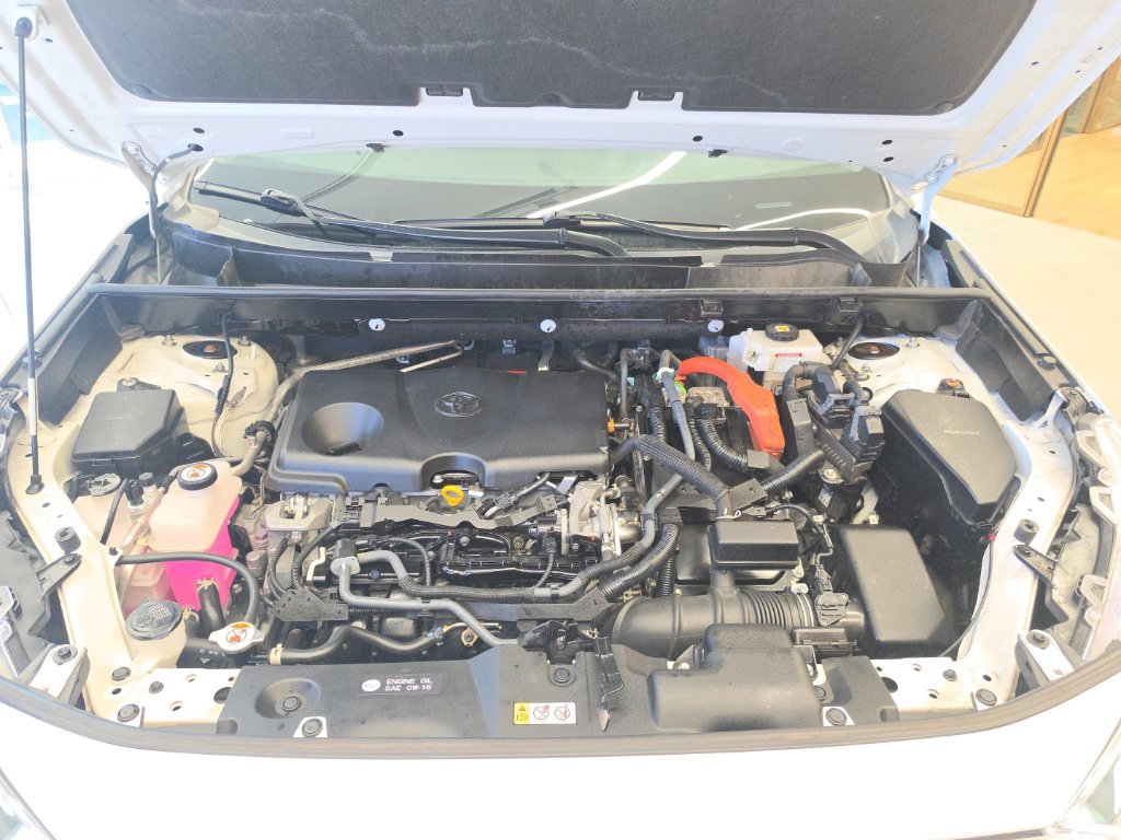 Used 2021 Toyota RAV4 XLE Premium AWD/4WD image 47