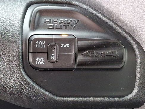 Used 2022 RAM 3500 Big Horn image 23