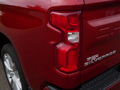 Certified 2025 Chevrolet Silverado 1500 High Country AWD/4WD image 17