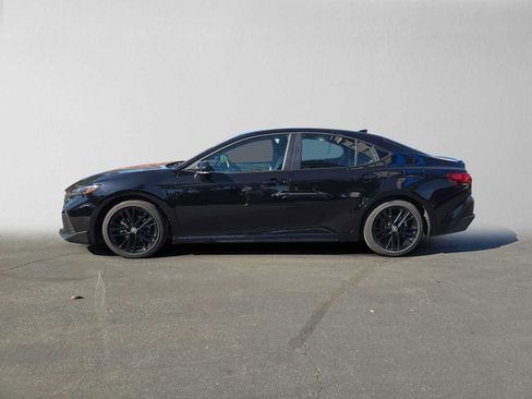 Used 2026 Toyota Camry SE FWD image 6