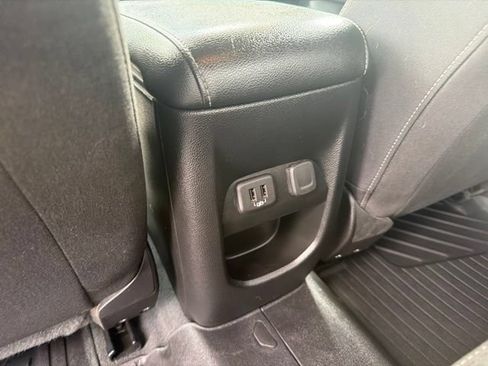 Used 2022 Chevrolet Colorado LT w/ LT Convenience Package AWD/4WD image 33