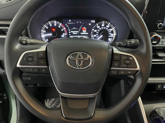Used 2023 Toyota Highlander L FWD image 23