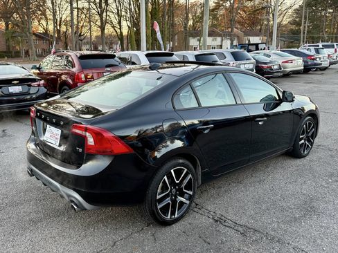 Used 2017 Volvo S60 T5 Dynamic image 5