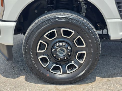 Used 2024 Ford F250 Platinum AWD/4WD image 10