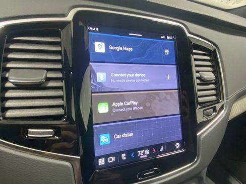 Certified 2023 Volvo XC90 T8 Ultimate w/ Lounge Package image 18