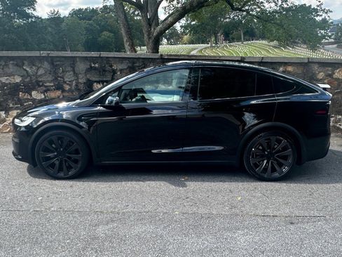 Used 2022 Tesla Model X image 8