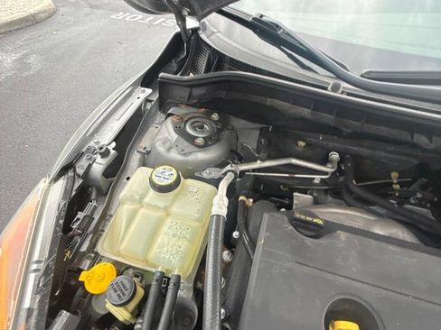 Used 2010 MAZDA MAZDA3 s Sport FWD image 5
