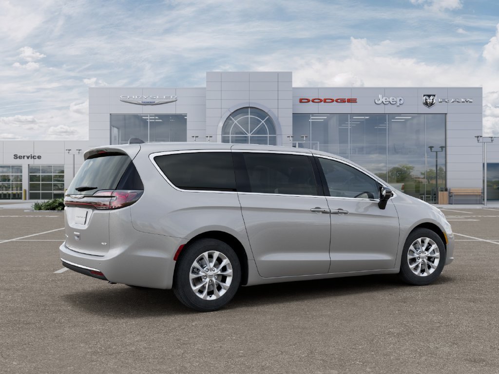 New 2026 Chrysler Pacifica Select AWD/4WD image 4