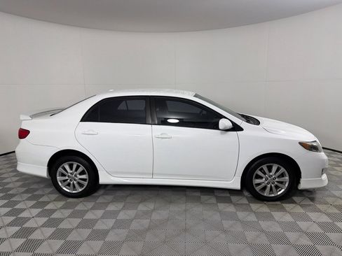 Used 2010 Toyota Corolla S image 4