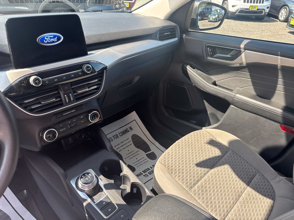 Used 2022 Ford Escape SE FWD image 32