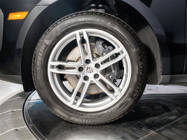 Used 2026 Porsche Macan AWD/4WD image 15