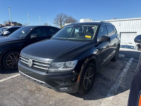 Used 2018 Volkswagen Tiguan SEL image 1
