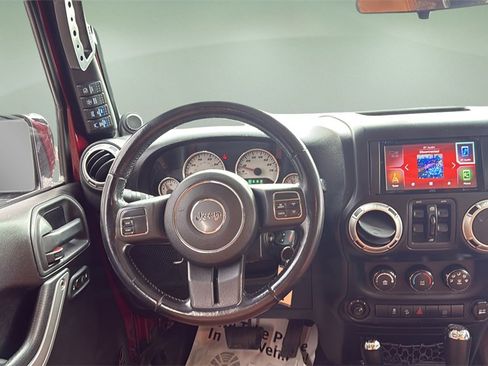Used 2012 Jeep Wrangler Unlimited Sahara image 13