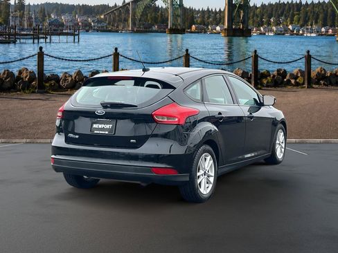 Used 2017 Ford Focus SE FWD image 9