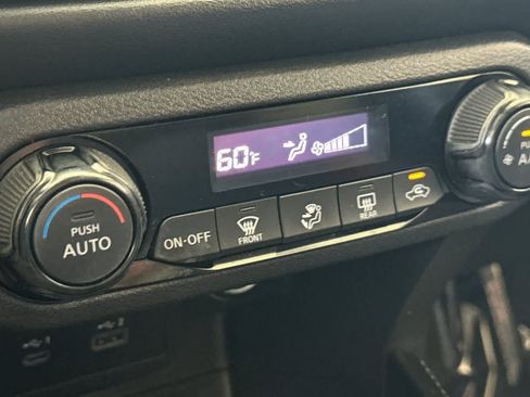 Used 2021 Nissan Kicks SR w/ Interior Electronics Package FWD image 24
