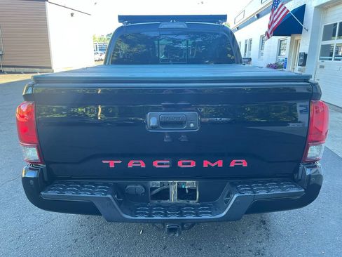 Used 2018 Toyota Tacoma TRD Sport AWD/4WD image 22