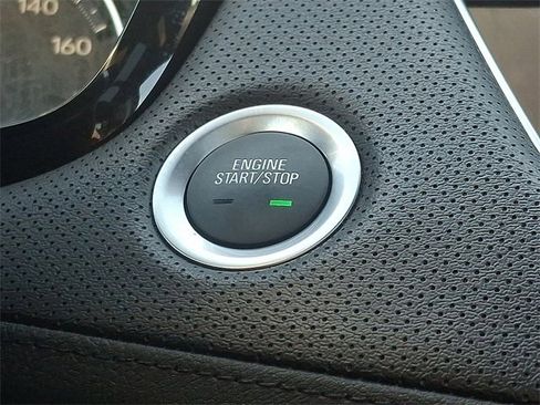 Used 2025 Cadillac XT5 Premium Luxury image 25