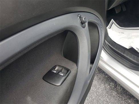 Used 2017 smart fortwo passion image 9